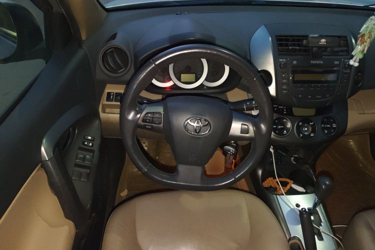 Used Toyota RAV4 2013 Special Edition 2.0L Automatic Elite Steering Wheel