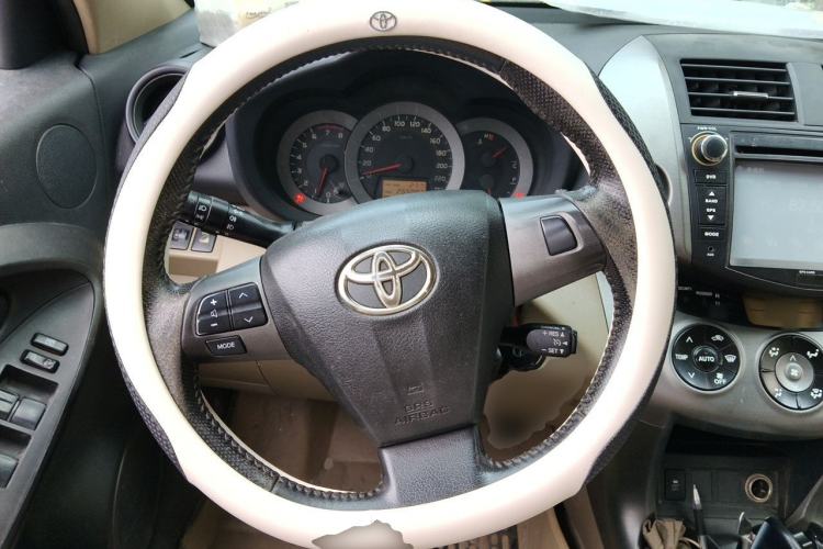 Used Toyota RAV4 2013 Special Edition 2.0L Automatic Elite Steering Wheel