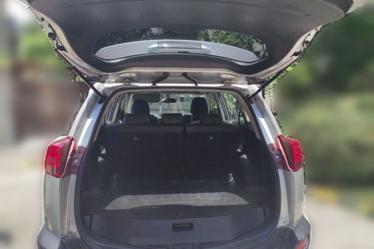 Used Toyota RAV4 2013 2.5L Automatic 4x4 Elite Edition Trunk