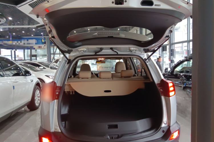 Used Toyota RAV4 2013 2.0L CVT Two-Wheel Drive Urban Edition Trunk