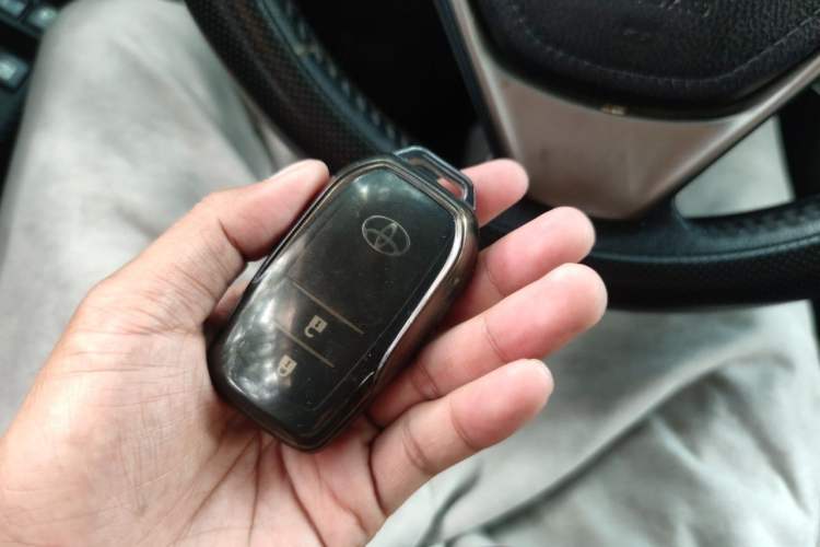 Used Toyota RAV4 2013 2.5L Automatic 4x4 Elite Edition Vehicle Key