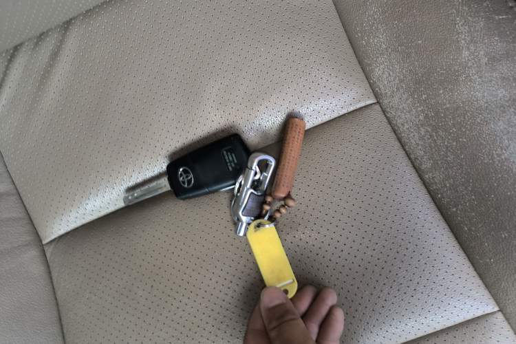 Used Toyota RAV4 2013 2.0L CVT Four-Wheel Drive Fashion Edition Vehicle Key