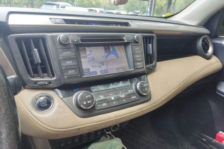 Used Toyota RAV4 2013 2.5L Automatic 4x4 Prestige Edition Audio And AC Panel