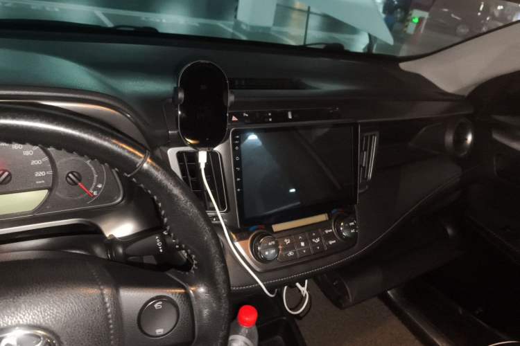 Used Toyota RAV4 2013 2.5L Automatic 4x4 Elite Edition Audio And AC Panel