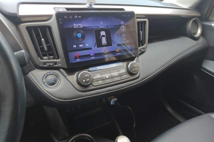 Used Toyota RAV4 2013 2.5L Automatic 4x4 Luxury Edition Audio And AC Panel