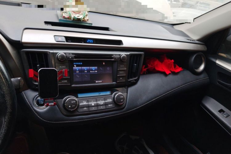 Used Toyota RAV4 2013 2.5L Automatic 4x4 Elite Edition Audio And AC Panel