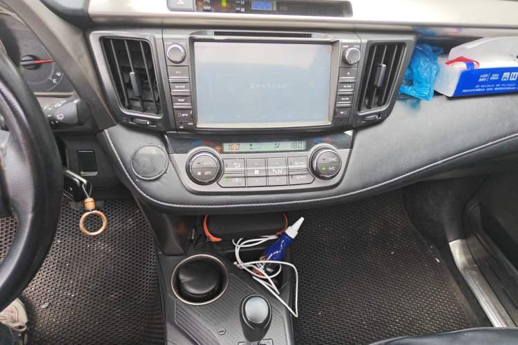 Used Toyota RAV4 2013 2.0L CVT Four-Wheel Drive Fashion Edition Audio And AC Panel