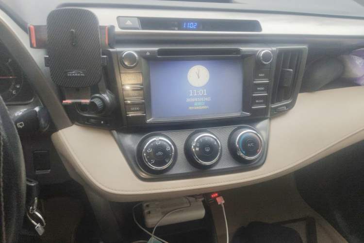 Used Toyota RAV4 2013 2.0L CVT Two-Wheel Drive Urban Edition Audio And AC Panel