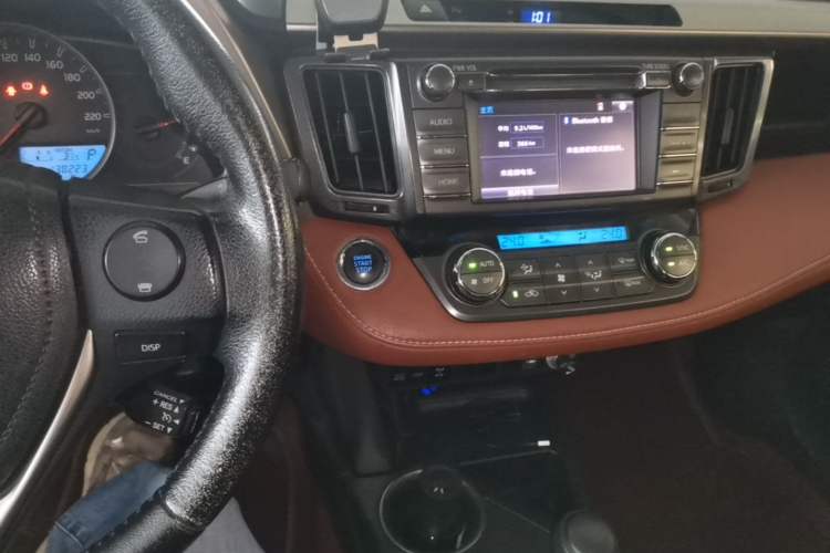 Used Toyota RAV4 2013 2.5L Automatic 4x4 Elite Edition Audio And AC Panel