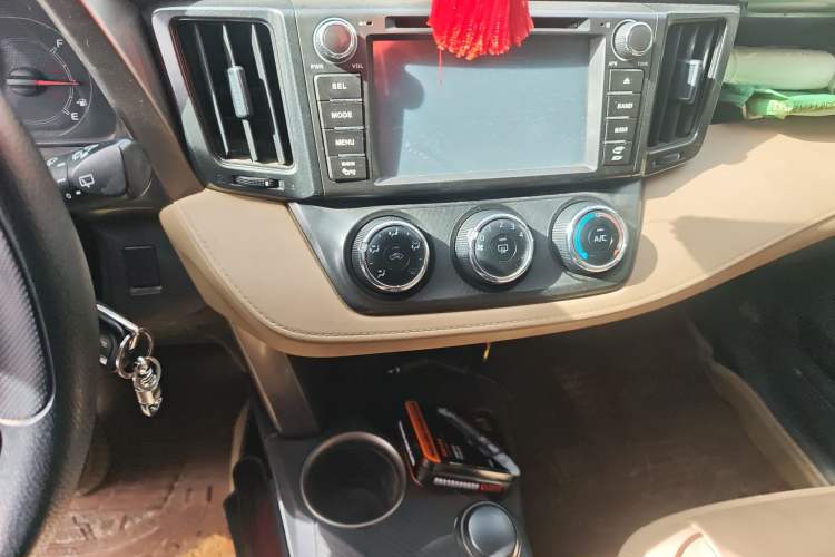 Used Toyota RAV4 2013 2.0L CVT Two-Wheel Drive Urban Edition Audio And AC Panel