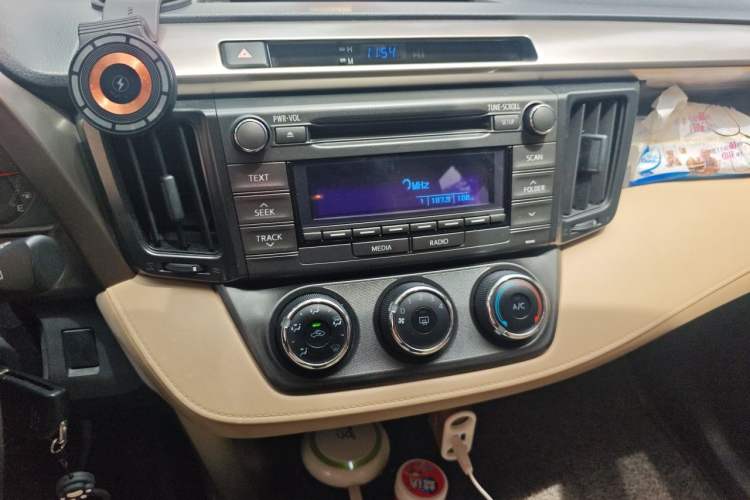 Used Toyota RAV4 2013 2.0L CVT Two-Wheel Drive Urban Edition Audio And AC Panel