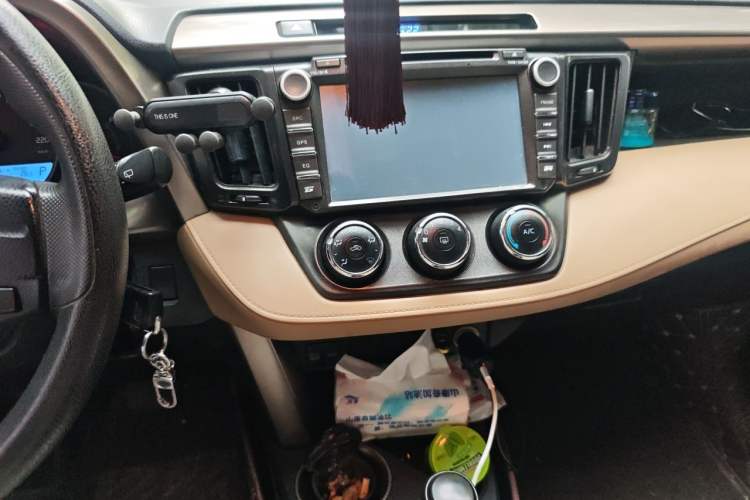 Used Toyota RAV4 2013 2.0L CVT Two-Wheel Drive Urban Edition Audio And AC Panel