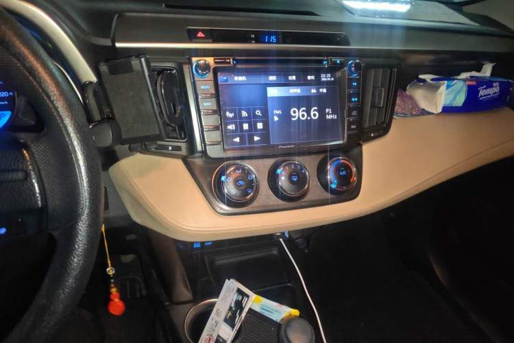 Used Toyota RAV4 2013 2.0L CVT Two-Wheel Drive Urban Edition Audio And AC Panel