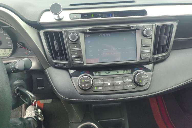 Used Toyota RAV4 2013 2.0L CVT Four-Wheel Drive Fashion Edition Audio And AC Panel