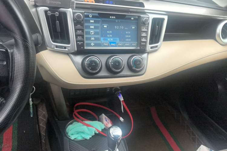 Used Toyota RAV4 2013 2.0L CVT Two-Wheel Drive Urban Edition Audio And AC Panel