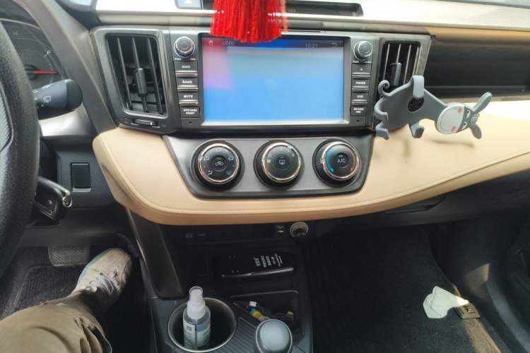 Used Toyota RAV4 2013 2.0L CVT Two-Wheel Drive Urban Edition Audio And AC Panel