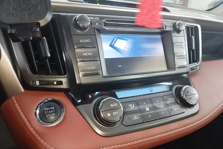 Used Toyota RAV4 2013 2.5L Automatic 4x4 Luxury Edition Audio And AC Panel