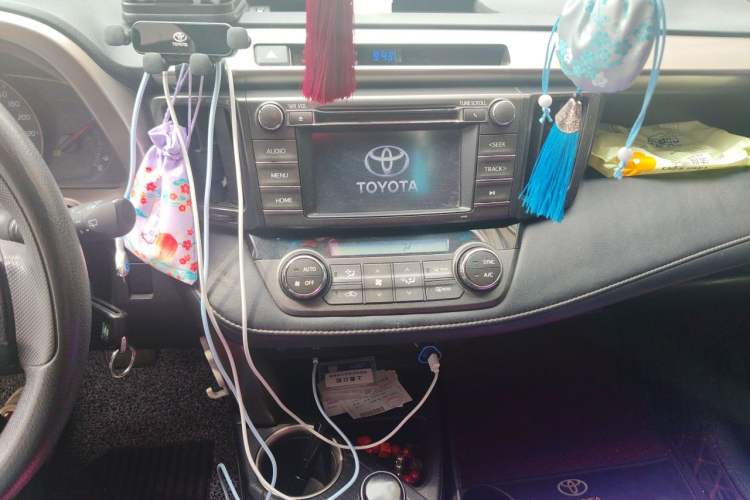 Used Toyota RAV4 2013 2.0L CVT Four-Wheel Drive Fashion Edition Audio And AC Panel