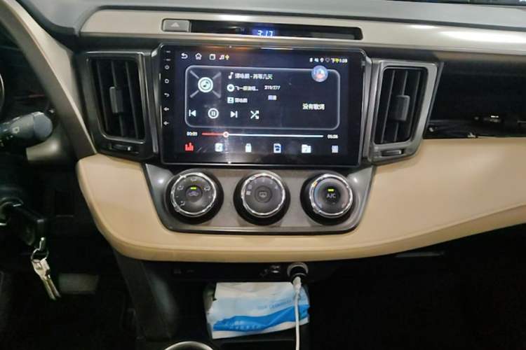Used Toyota RAV4 2013 2.0L CVT Two-Wheel Drive Urban Edition Audio And AC Panel
