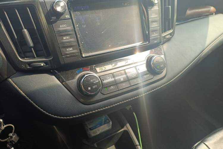 Used Toyota RAV4 2013 2.0L CVT Four-Wheel Drive Fashion Edition Audio And AC Panel