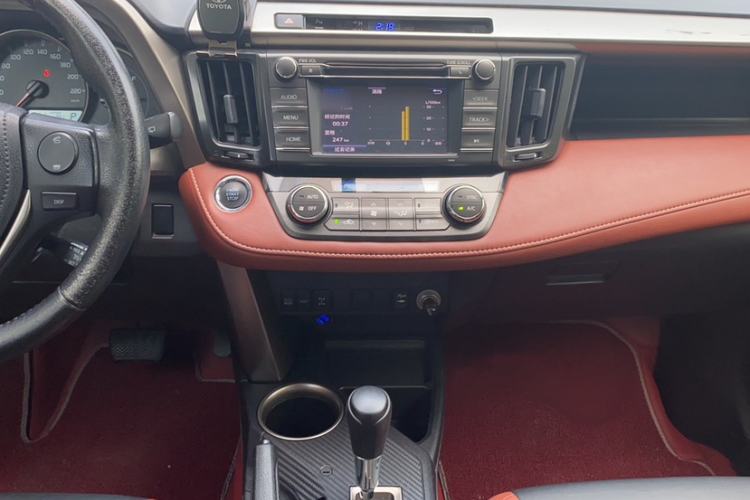 Used Toyota RAV4 2013 2.5L Automatic 4x4 Elite Edition Audio And AC Panel