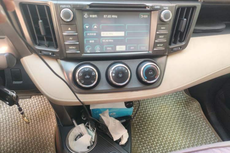 Used Toyota RAV4 2013 2.0L CVT Two-Wheel Drive Urban Edition Audio And AC Panel
