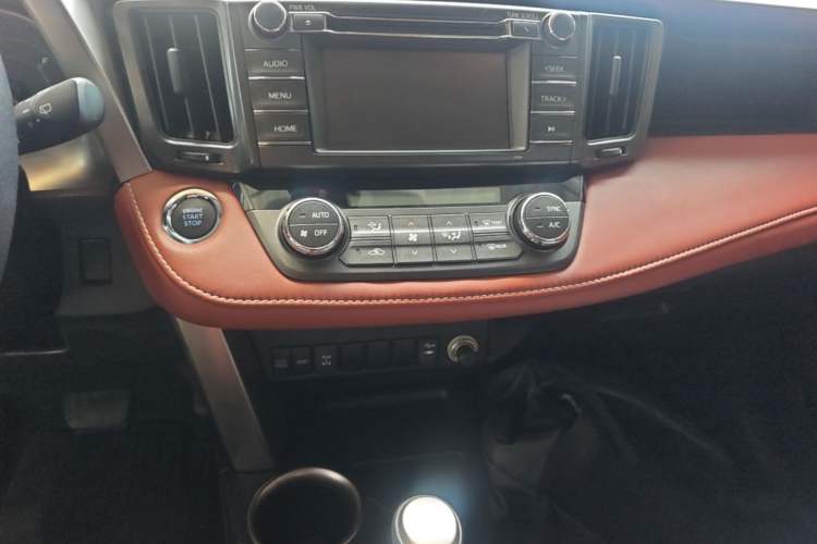 Used Toyota RAV4 2013 2.5L Automatic 4x4 Elite Edition Audio And AC Panel