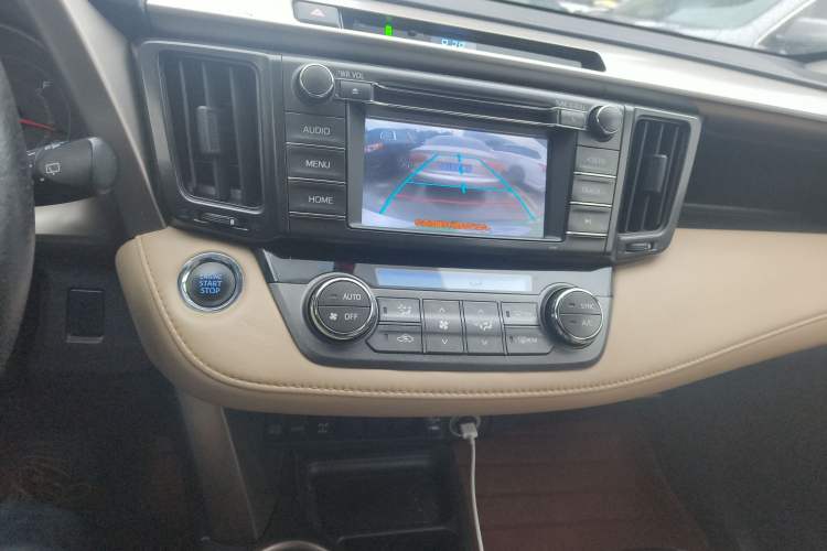 Used Toyota RAV4 2013 2.5L Automatic 4x4 Elite Edition Audio And AC Panel