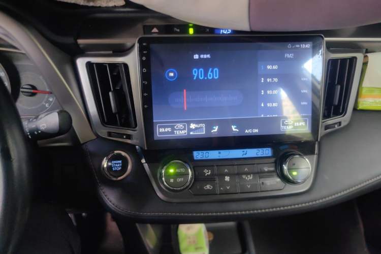 Used Toyota RAV4 2013 2.5L Automatic 4x4 Elite Edition Audio And AC Panel