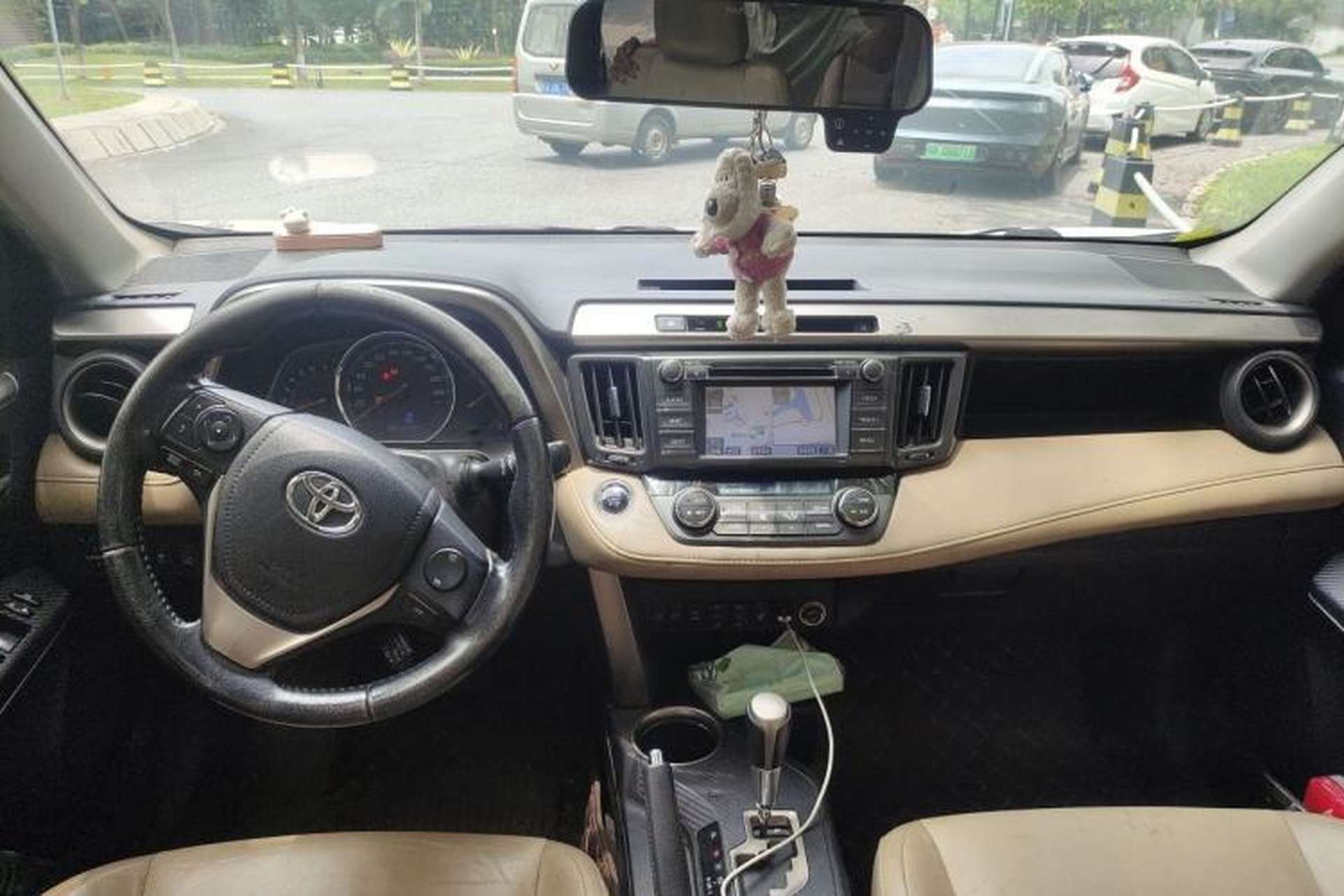 Used Toyota RAV4 2013 2.5L Automatic 4x4 Prestige Edition Center Console