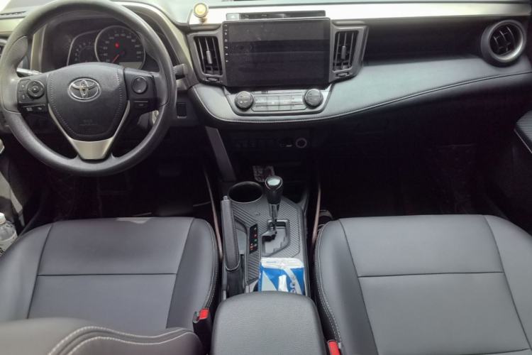 Used Toyota RAV4 2013 2.0L CVT Four-Wheel Drive Fashion Edition Center Console