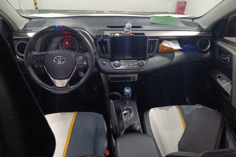 Used Toyota RAV4 2013 2.0L CVT Four-Wheel Drive New Edition Center Console