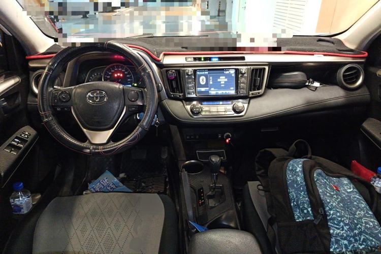 Used Toyota RAV4 2013 2.0L CVT Four-Wheel Drive Fashion Edition Center Console
