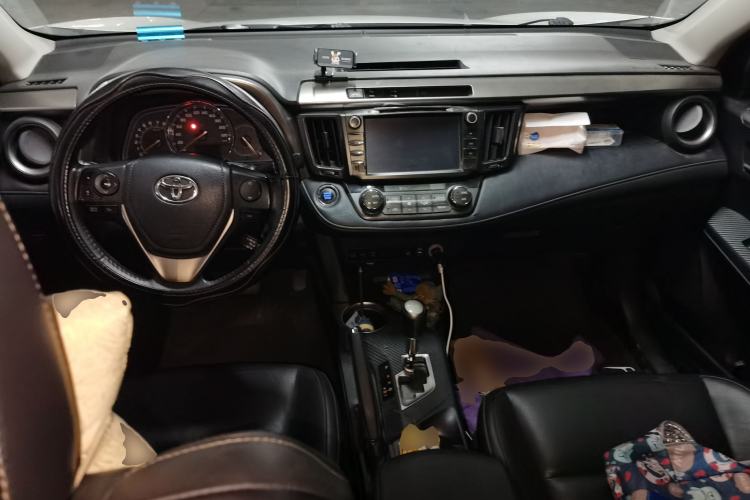 Used Toyota RAV4 2013 2.0L CVT Four-Wheel Drive New Edition Center Console