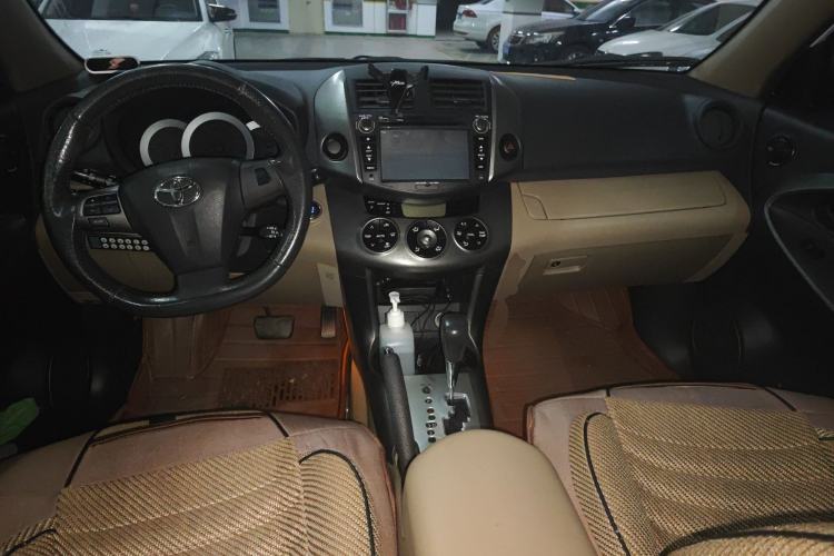 Used Toyota RAV4 2013 Special Edition 2.0L Automatic Classic Center Console