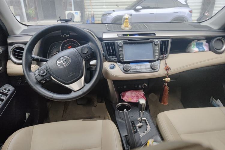 Used Toyota RAV4 2013 2.0L CVT Four-Wheel Drive New Edition Center Console