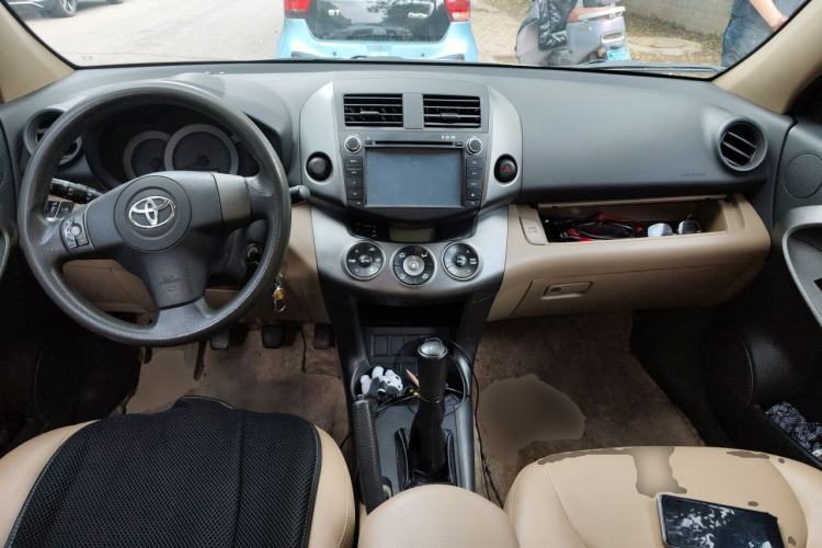 Used Toyota RAV4 2013 Special Edition 2.0L Manual Classic Center Console