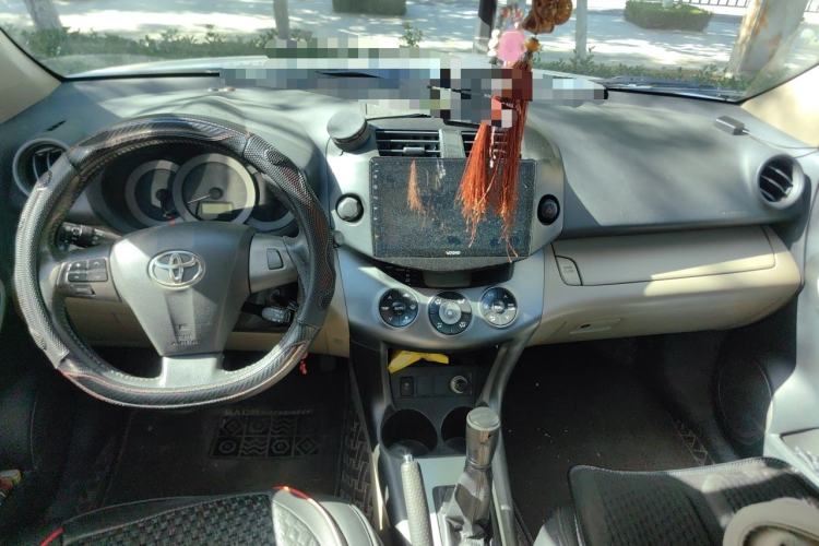 Used Toyota RAV4 2013 Special Edition 2.0L Manual Classic Center Console