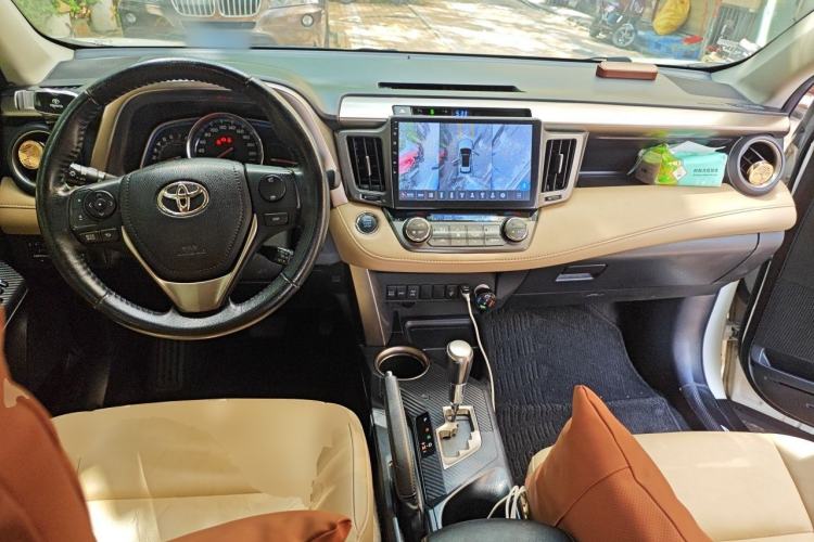 Used Toyota RAV4 2013 2.0L CVT Four-Wheel Drive New Edition Center Console