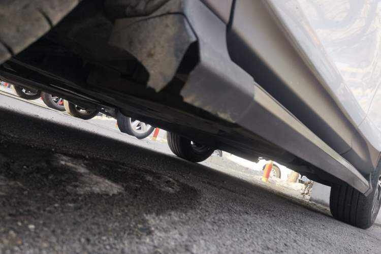 Used Toyota RAV4 2013 2.5L Automatic 4x4 Luxury Edition Chassis Front Left