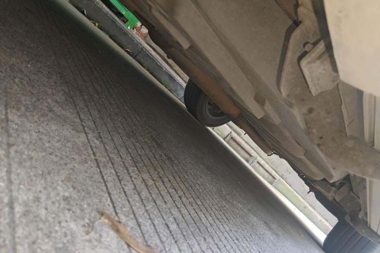 Used Toyota RAV4 2013 2.5L Automatic 4x4 Luxury Edition Chassis Front Left