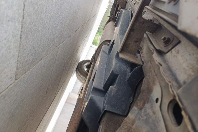 Used Toyota RAV4 2013 2.5L Automatic 4x4 Elite Edition Chassis Front Right