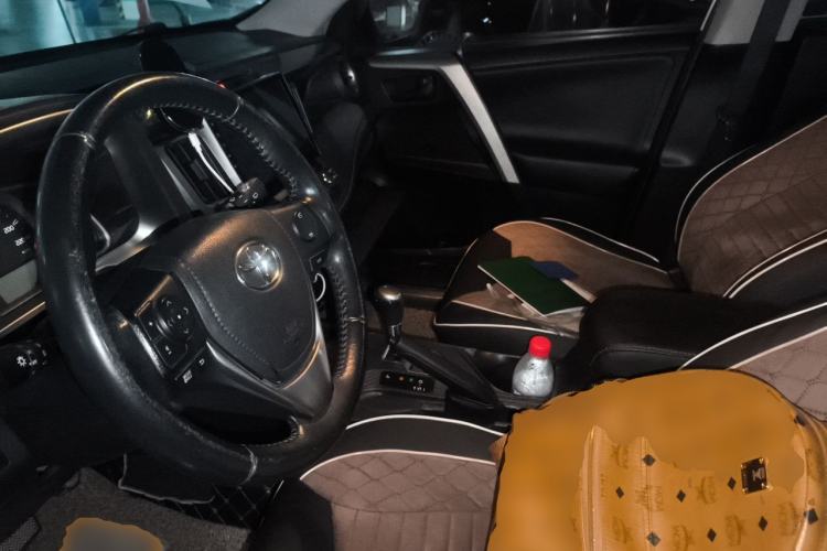 Used Toyota RAV4 2013 2.5L Automatic 4x4 Elite Edition Driver Seat
