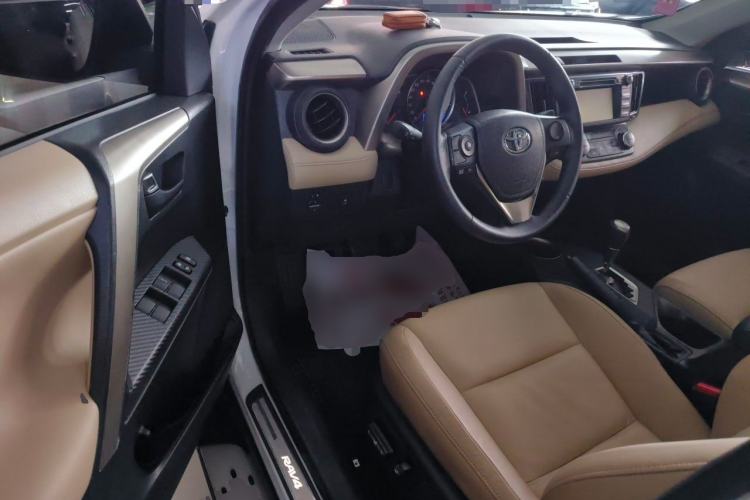 Used Toyota RAV4 2013 2.5L Automatic 4x4 Elite Edition Driver Seat