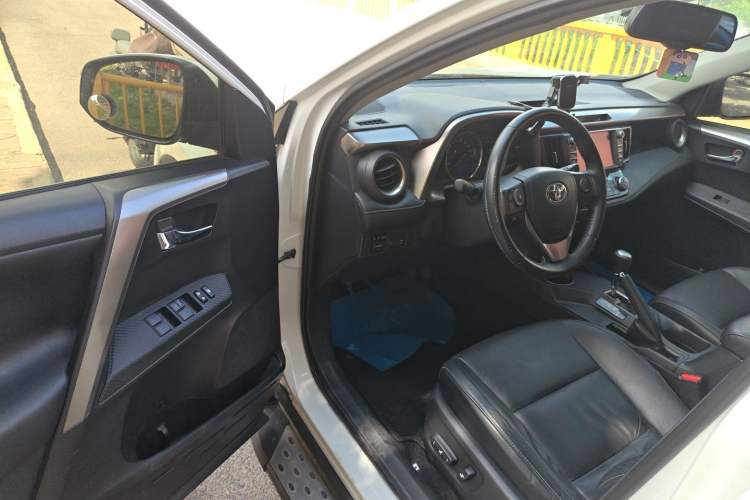 Used Toyota RAV4 2013 2.0L CVT Four-Wheel Drive New Edition Driver Seat