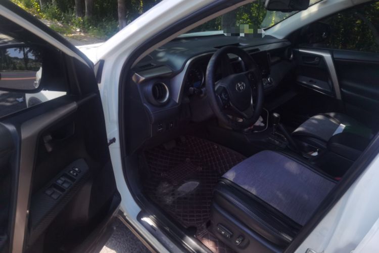 Used Toyota RAV4 2013 2.5L Automatic 4x4 Elite Edition Driver Seat
