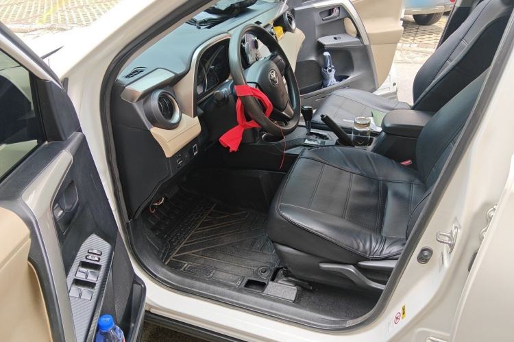 Used Toyota RAV4 2013 2.0L CVT Two-Wheel Drive Urban Edition Driver Seat