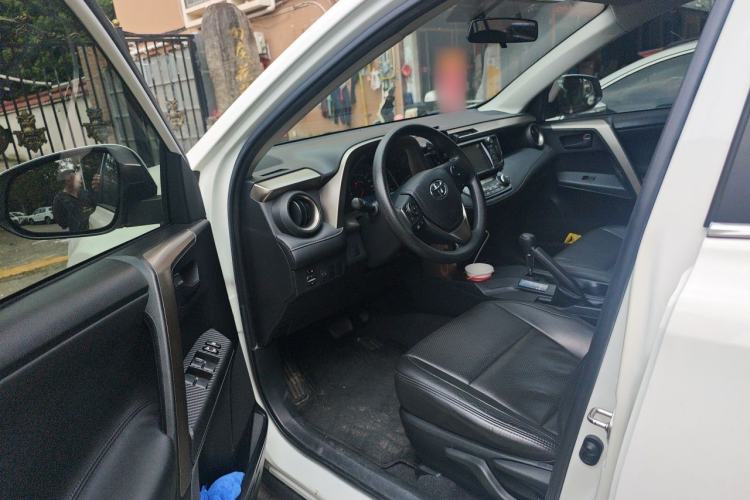 Used Toyota RAV4 2013 2.0L CVT Four-Wheel Drive Fashion Edition Driver Seat