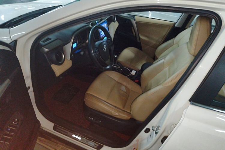 Used Toyota RAV4 2013 2.5L Automatic 4x4 Elite Edition Driver Seat