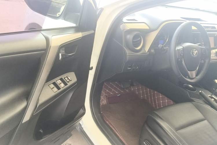 Used Toyota RAV4 2013 2.0L CVT Four-Wheel Drive New Edition Driver Seat